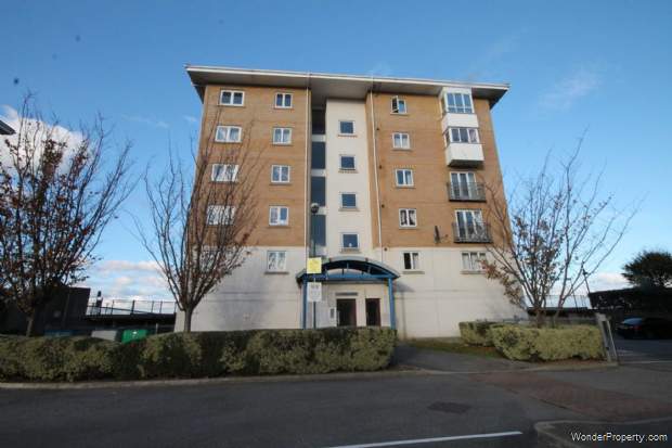 2 bedroom Penthouse to rent in Erith