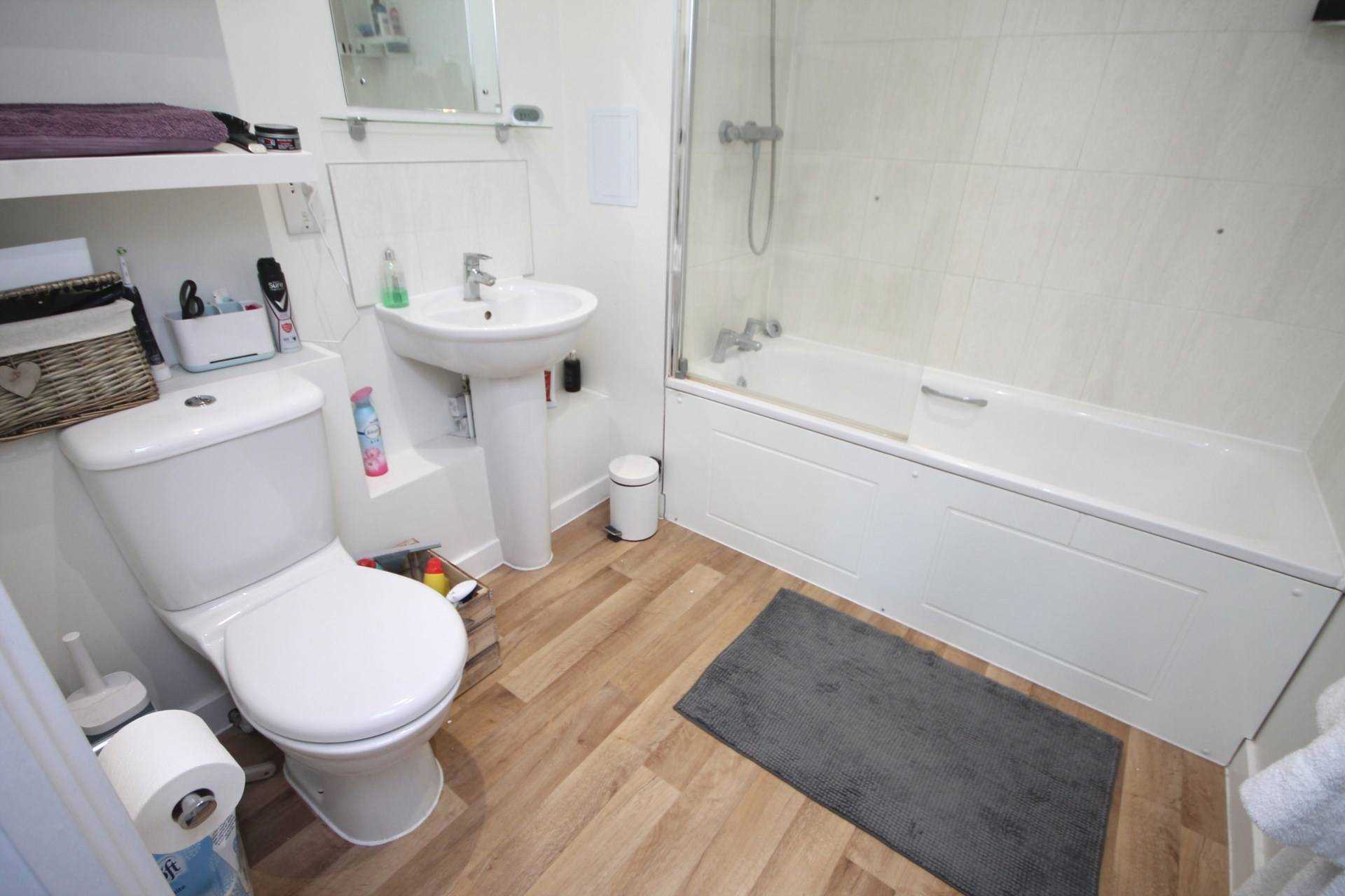 Additional Property Image 2 bedroom Apartment for sale in Erith 12