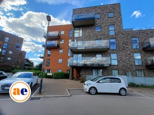 3 bedroom Apartment to rent in Erith