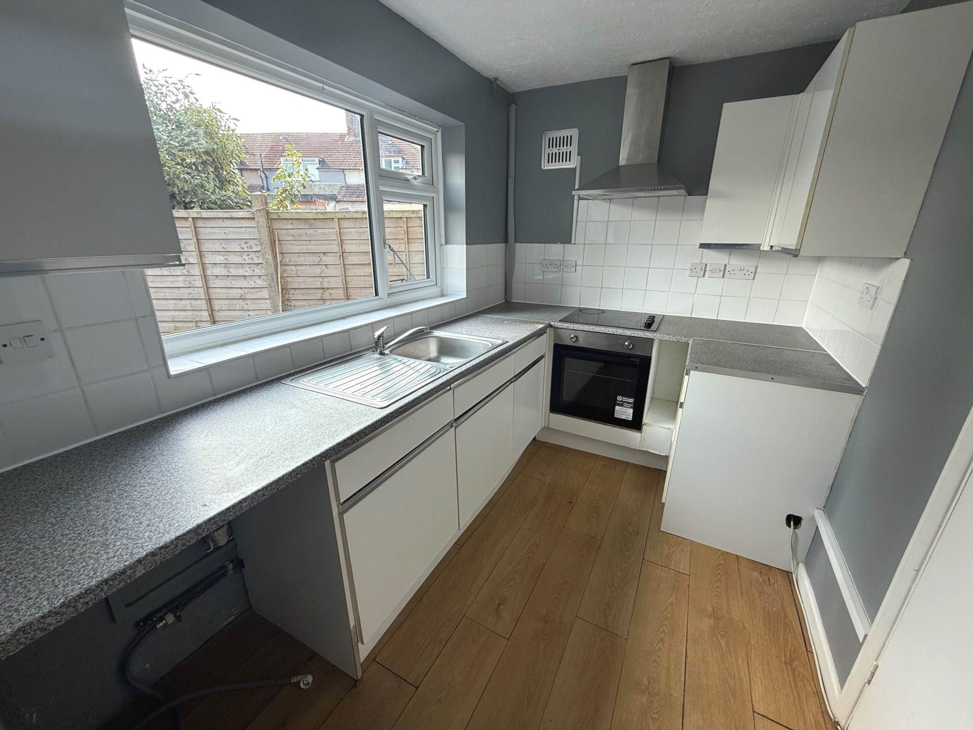 Additional Property Image 2 bedroom Maisonette for sale in Erith 7