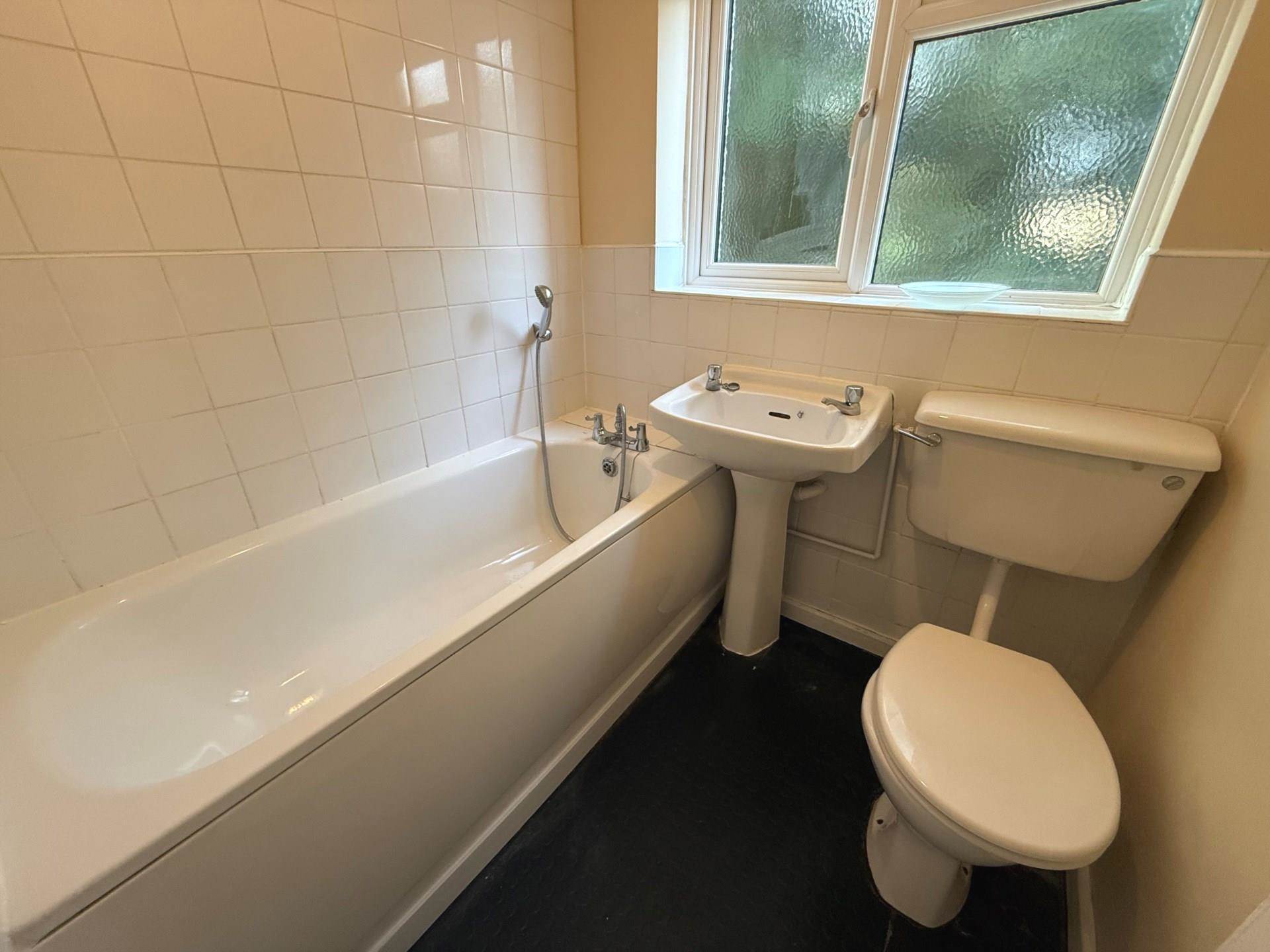 Additional Property Image 2 bedroom Maisonette for sale in Erith 8