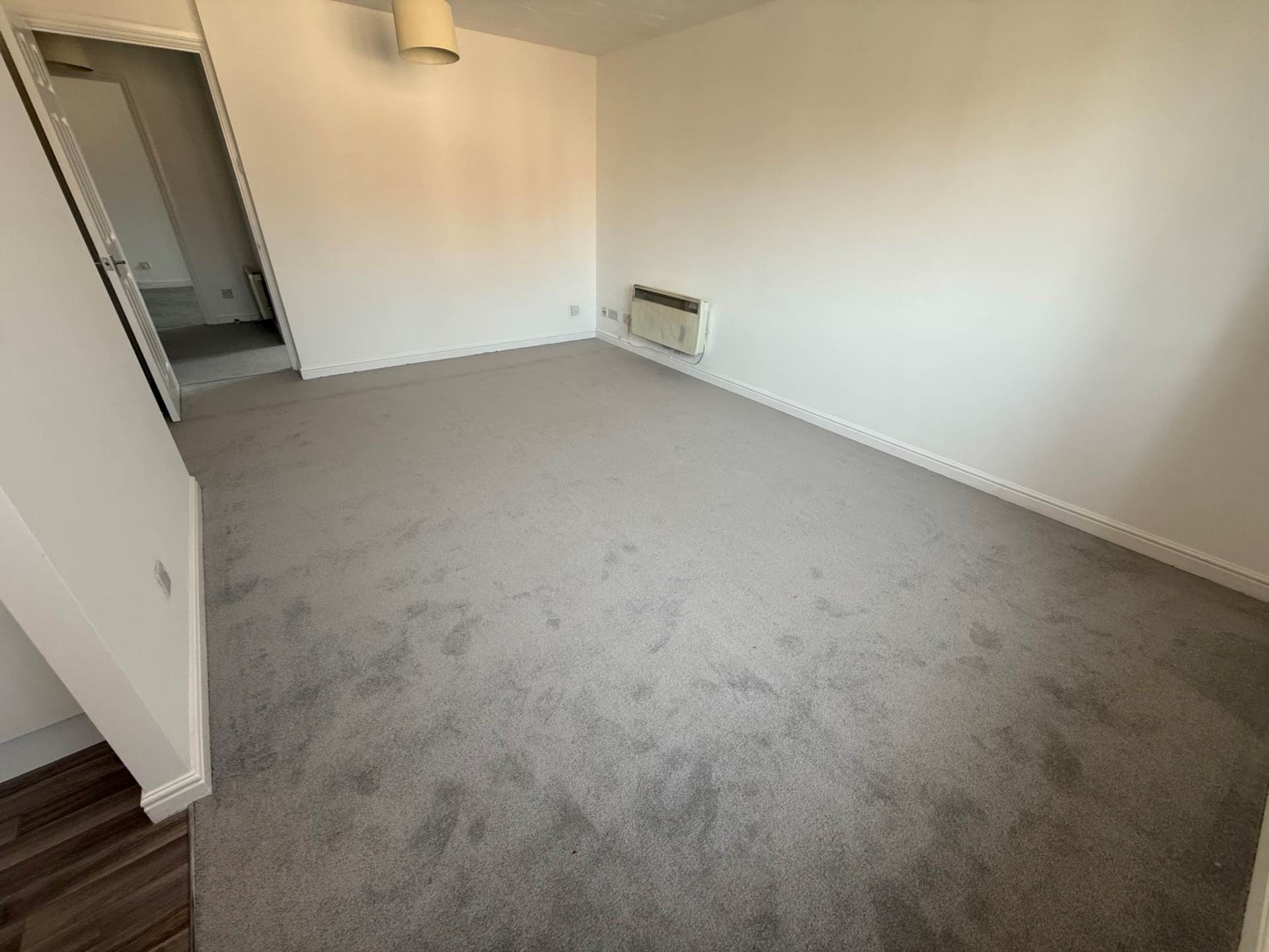 Additional Property Image 2 bedroom Flat for sale in Erith 5