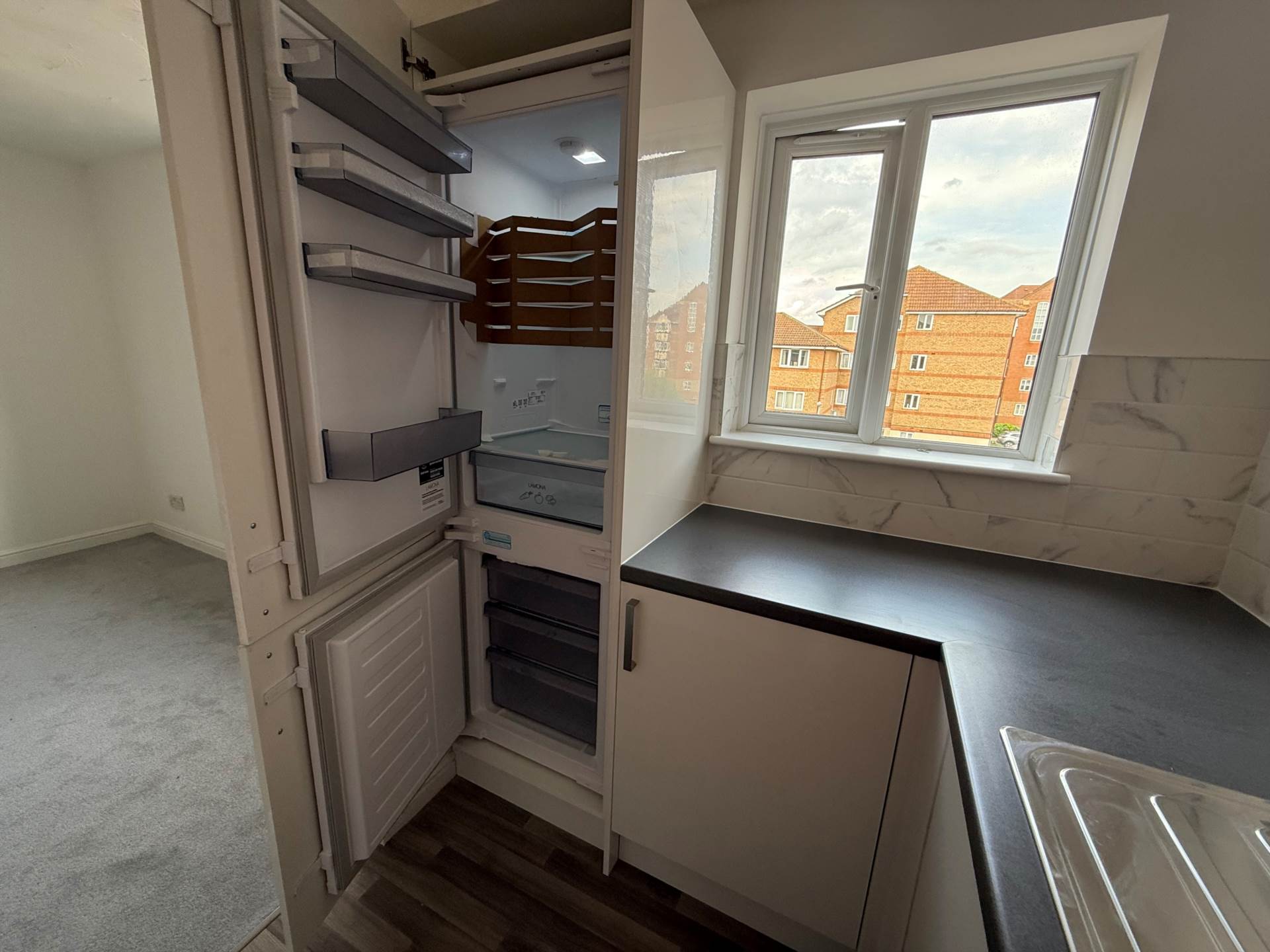 Additional Property Image 2 bedroom Flat for sale in Erith 7