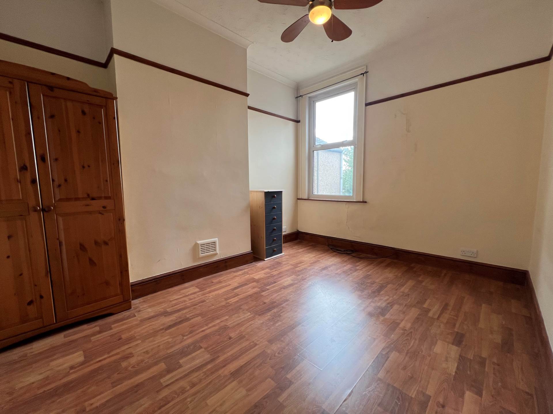Additional Property Image 2 bedroom Flat for sale in Erith 5