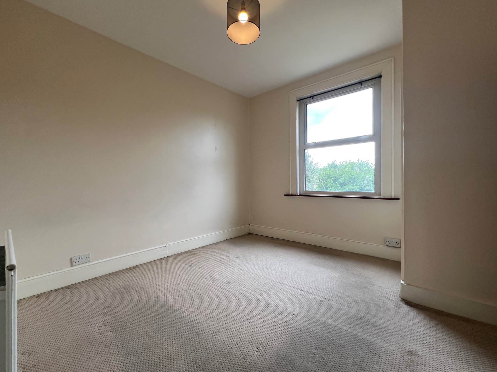 Additional Property Image 2 bedroom Flat for sale in Erith 6