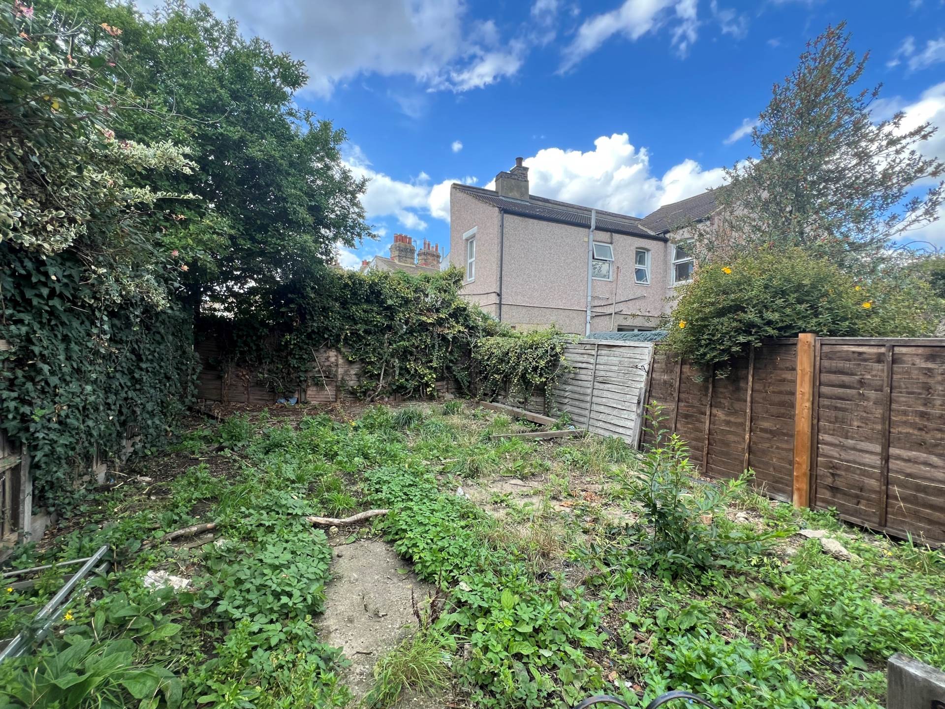 Additional Property Image 2 bedroom Flat for sale in Erith 9