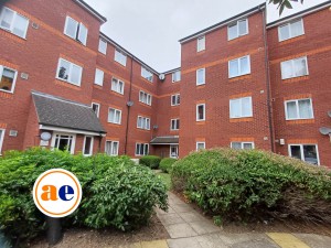 2 bedroom Apartment to rent in London