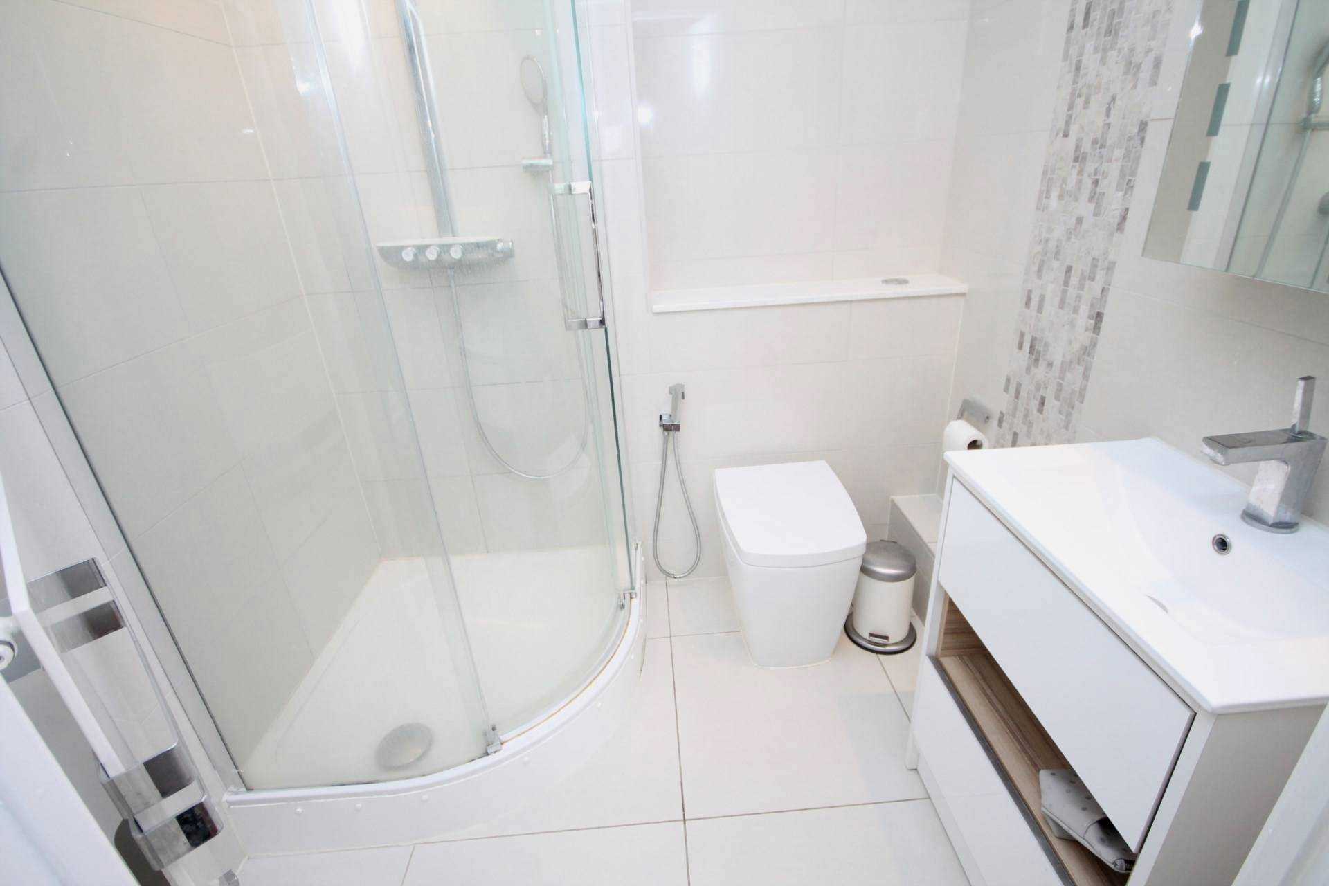 Additional Property Image 2 bedroom Apartment for sale in Erith 12