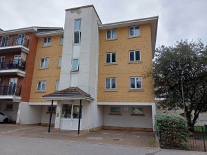 2 bedroom Apartment to rent in London