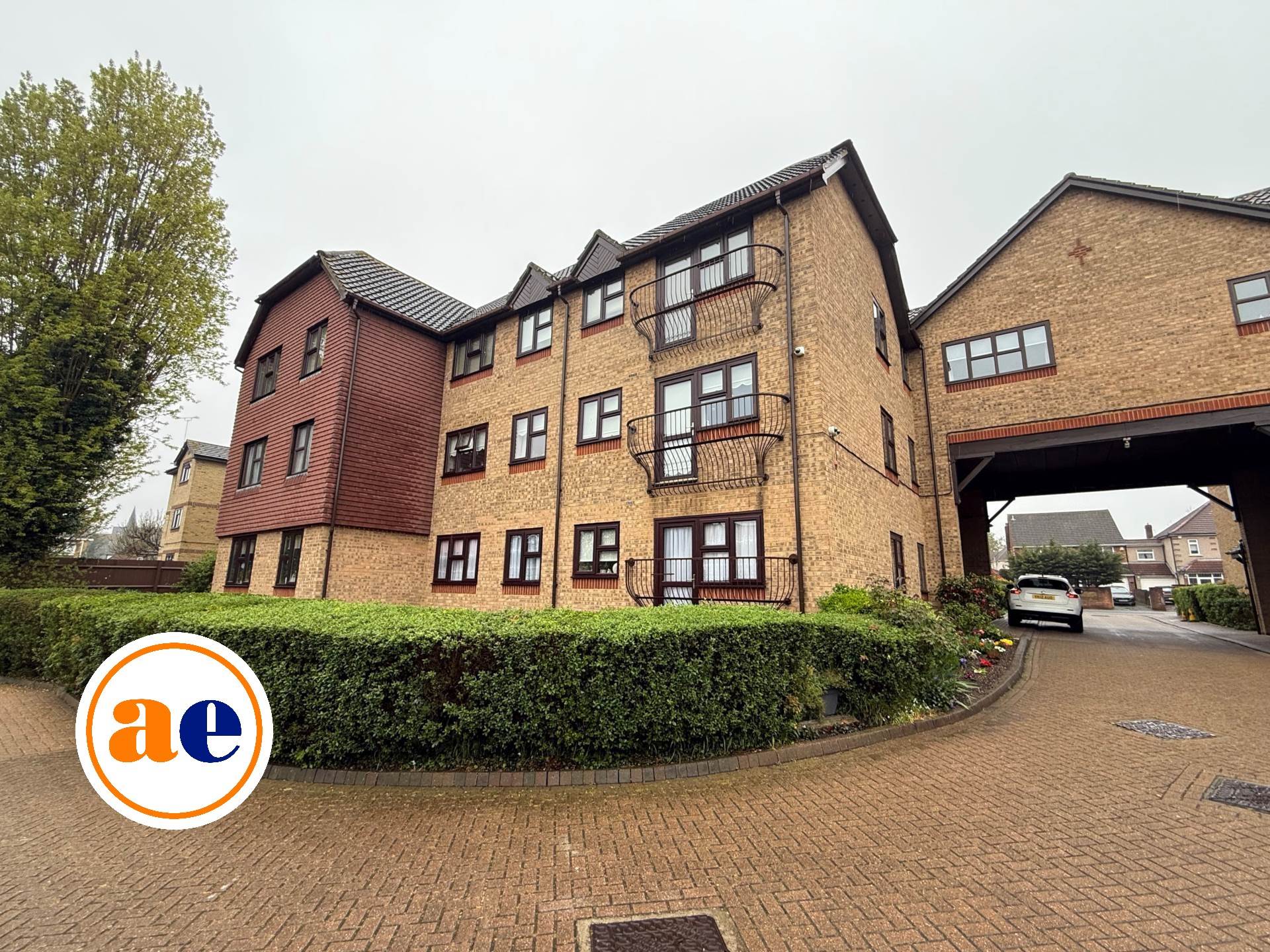 Additional Property Image 2 bedroom Flat for sale in Belvedere 10