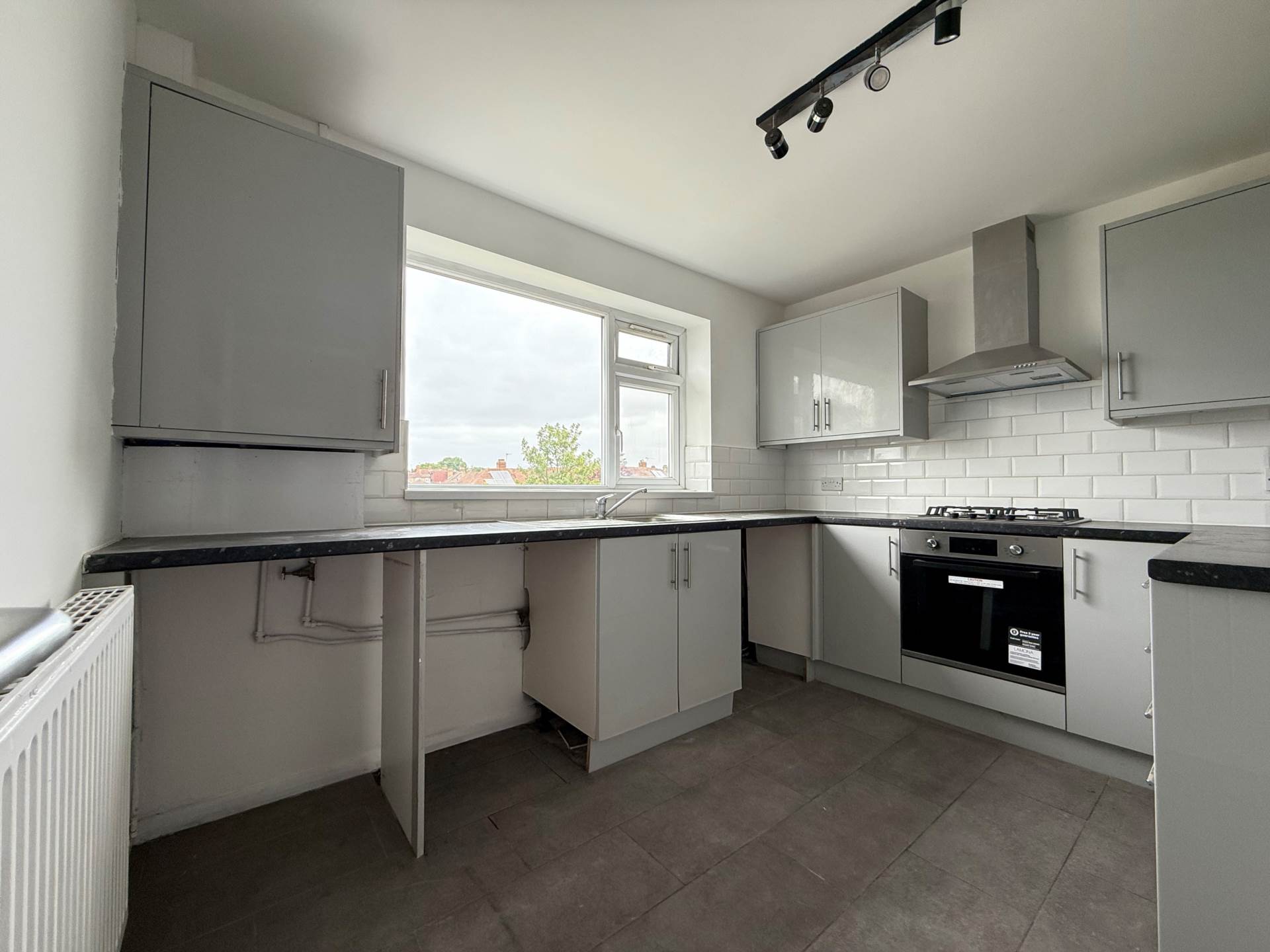 Additional Property Image 2 bedroom Maisonette for sale in Erith 3
