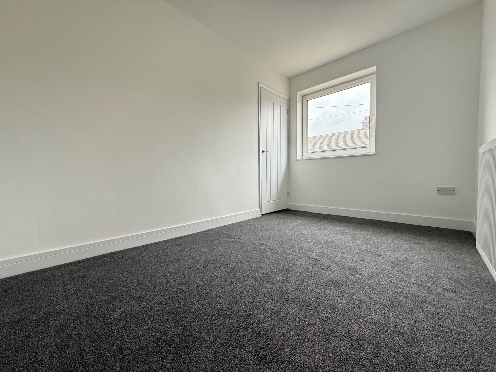 Additional Property Image 2 bedroom Maisonette for sale in Erith 6