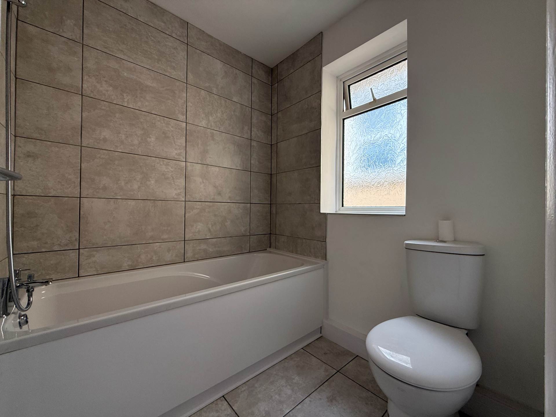 Additional Property Image 2 bedroom Maisonette for sale in Erith 7
