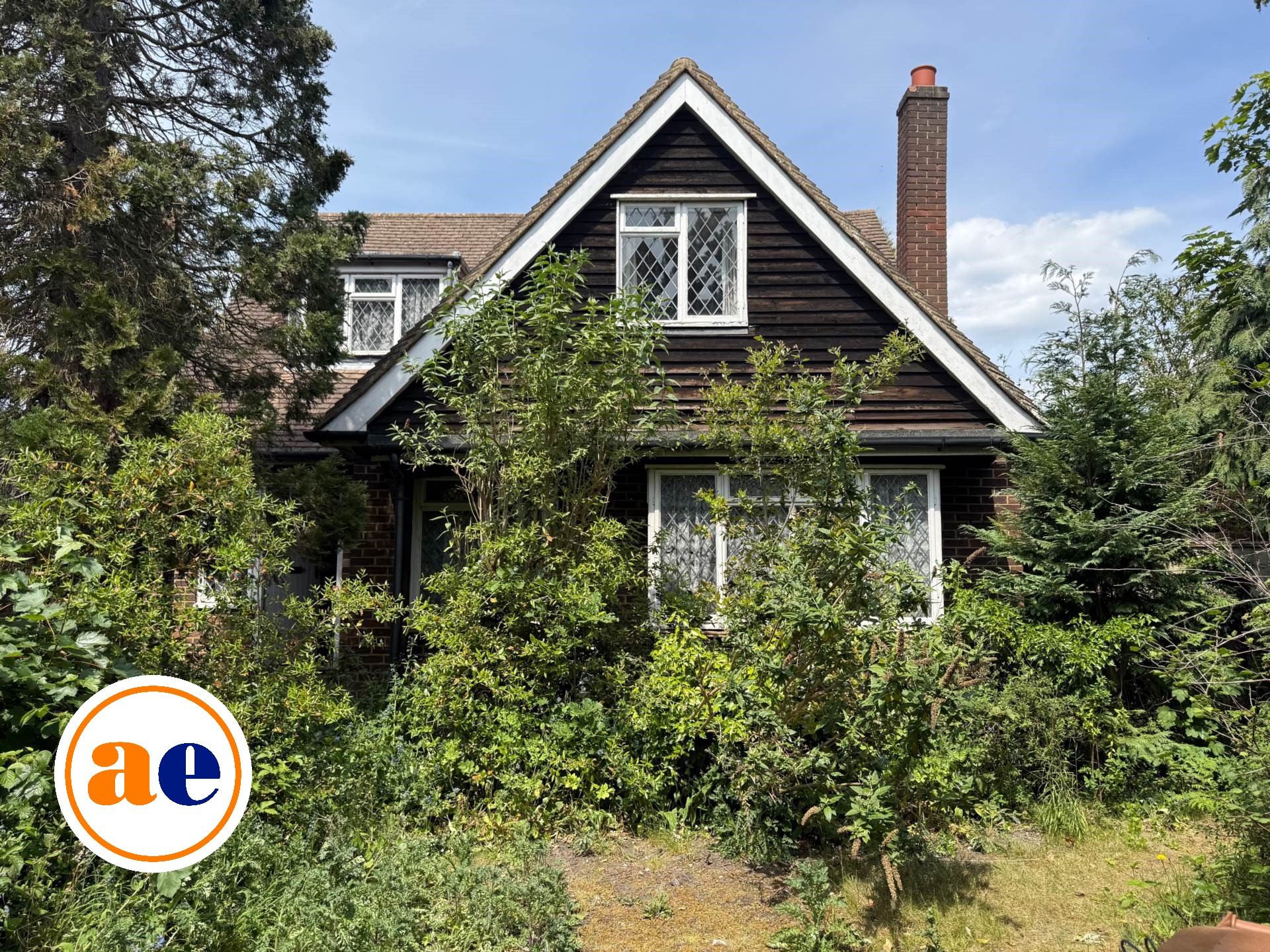 2 bedroom Detached for sale in London