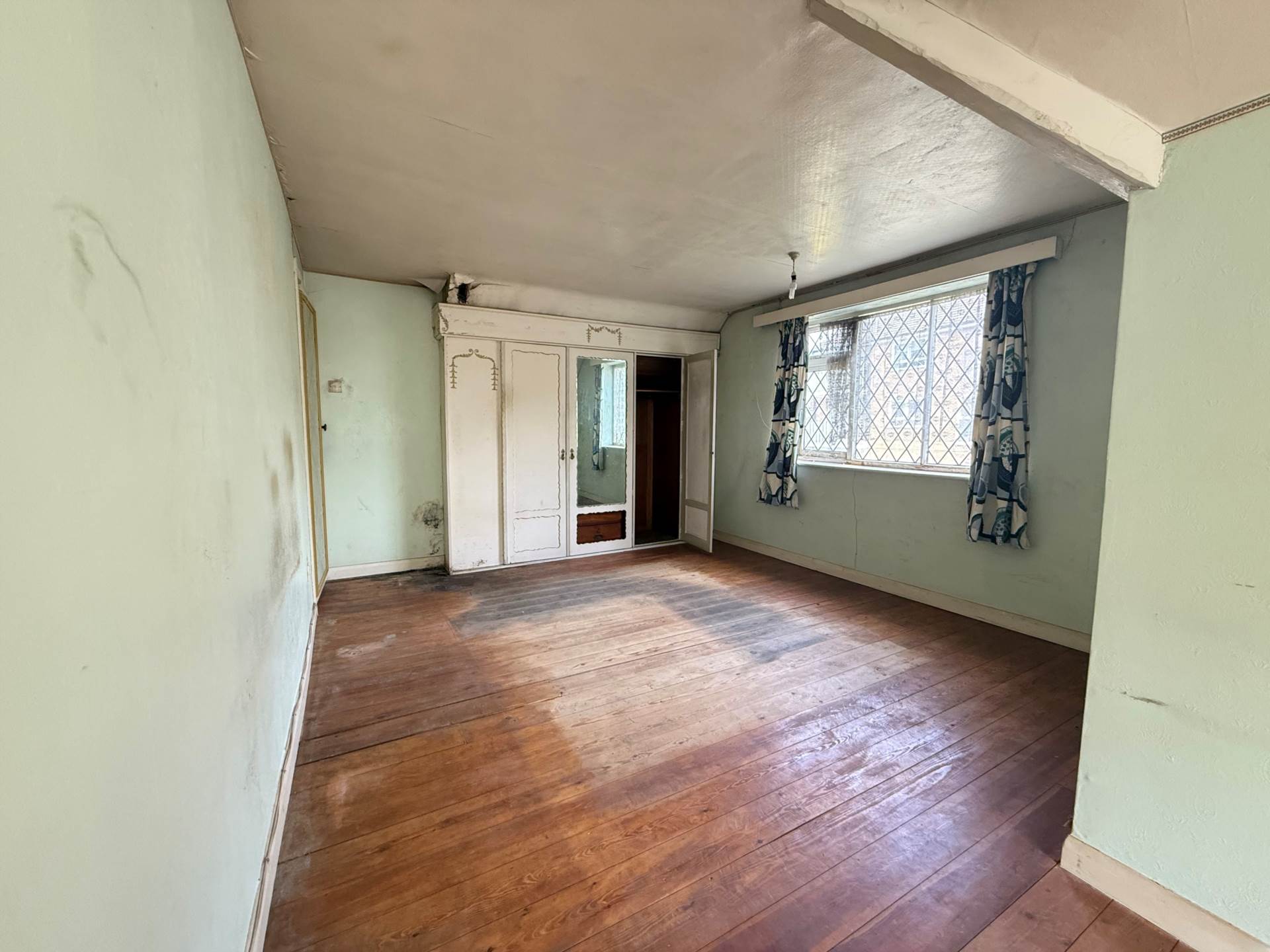 Additional Property Image 2 bedroom Detached for sale in London 10