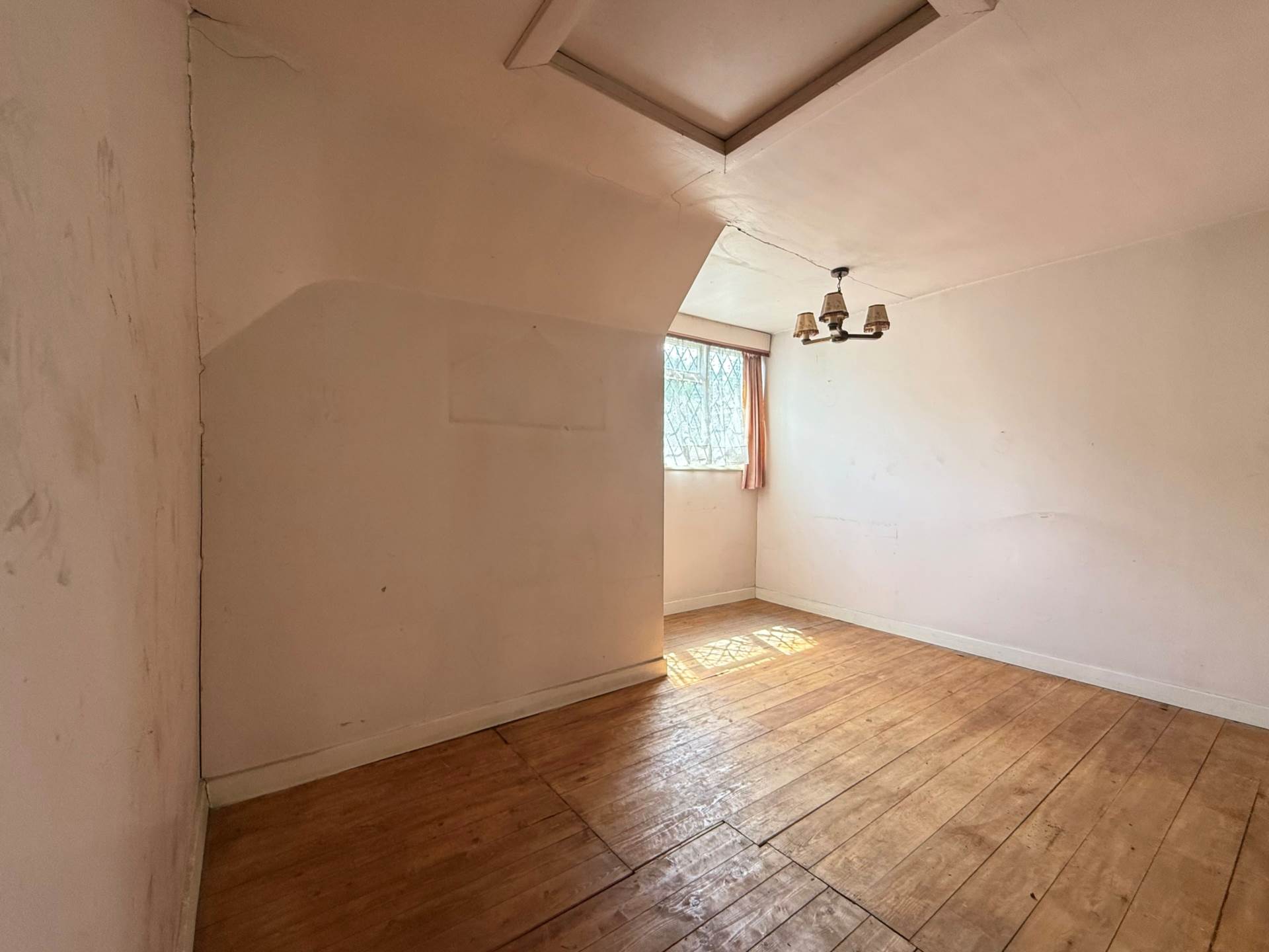 Additional Property Image 2 bedroom Detached for sale in London 13