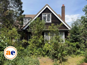 2 bedroom Detached for sale in London