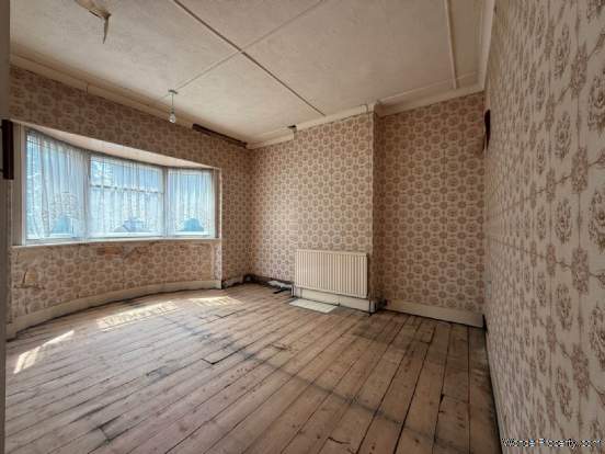 Additional Property Image 3 bedroom House for sale in London 10