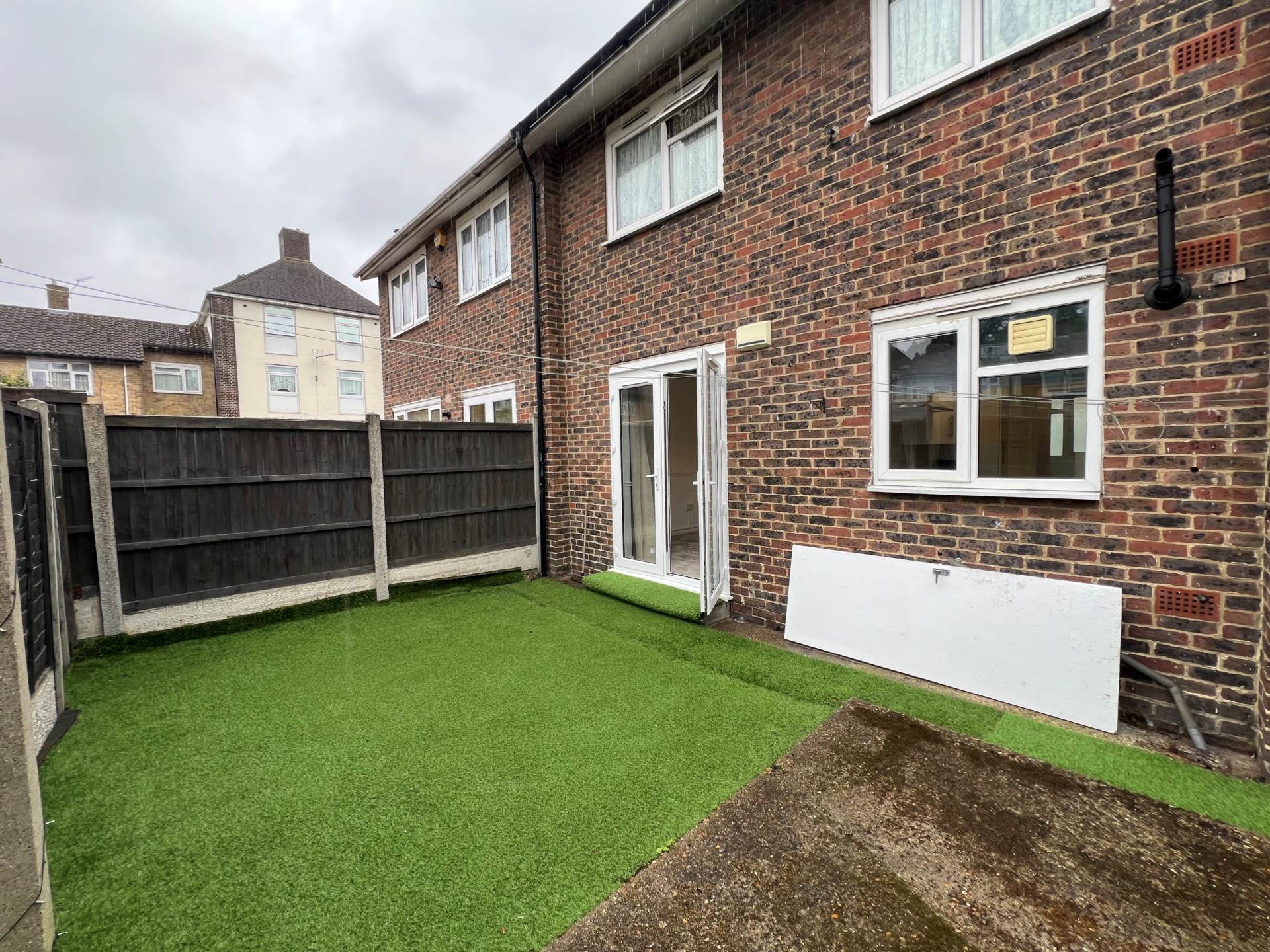 Additional Property Image 1 bedroom Flat for sale in London 10