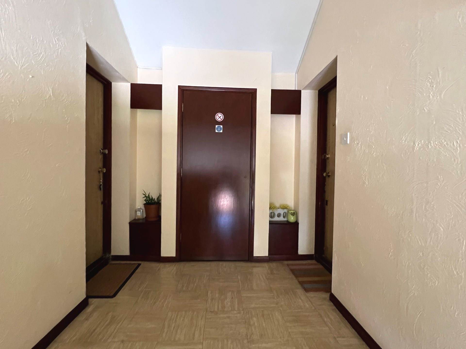 Additional Property Image 2 bedroom Flat for sale in Erith 4
