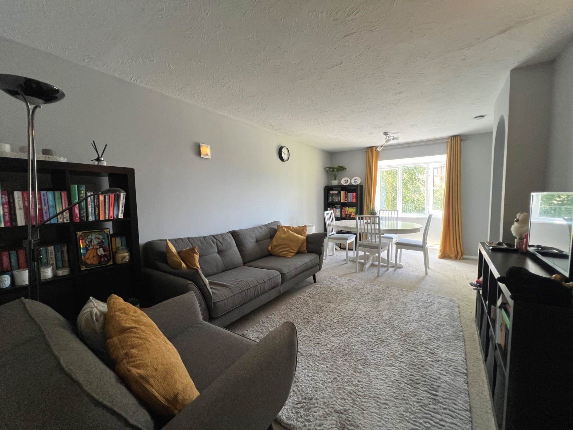 Additional Property Image 2 bedroom Flat for sale in Erith 5