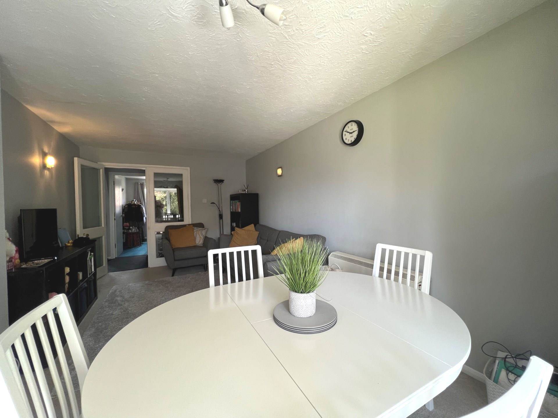 Additional Property Image 2 bedroom Flat for sale in Erith 6