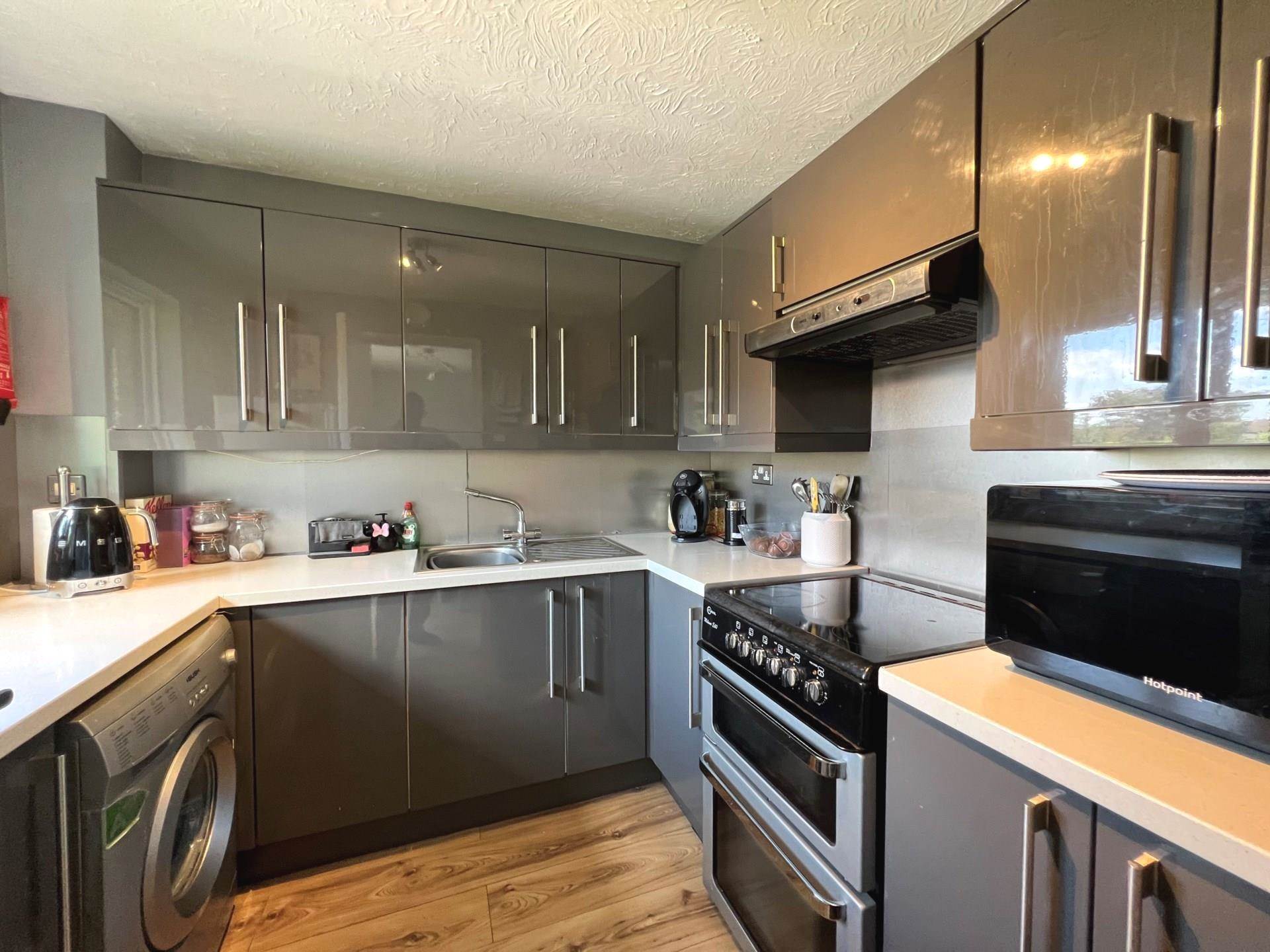 Additional Property Image 2 bedroom Flat for sale in Erith 7
