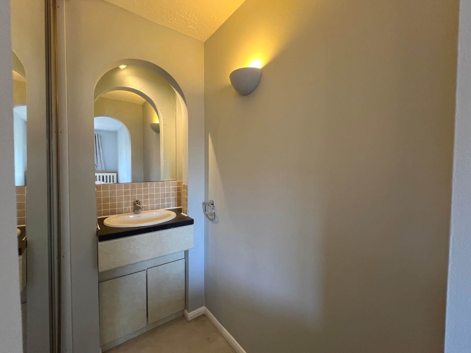Additional Property Image 2 bedroom Flat for sale in Erith 11