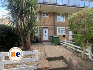 2 bedroom Maisonette for sale in London