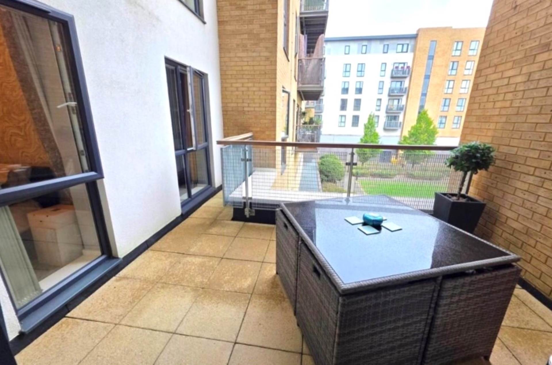 Additional Property Image 2 bedroom Flat for sale in Belvedere 15