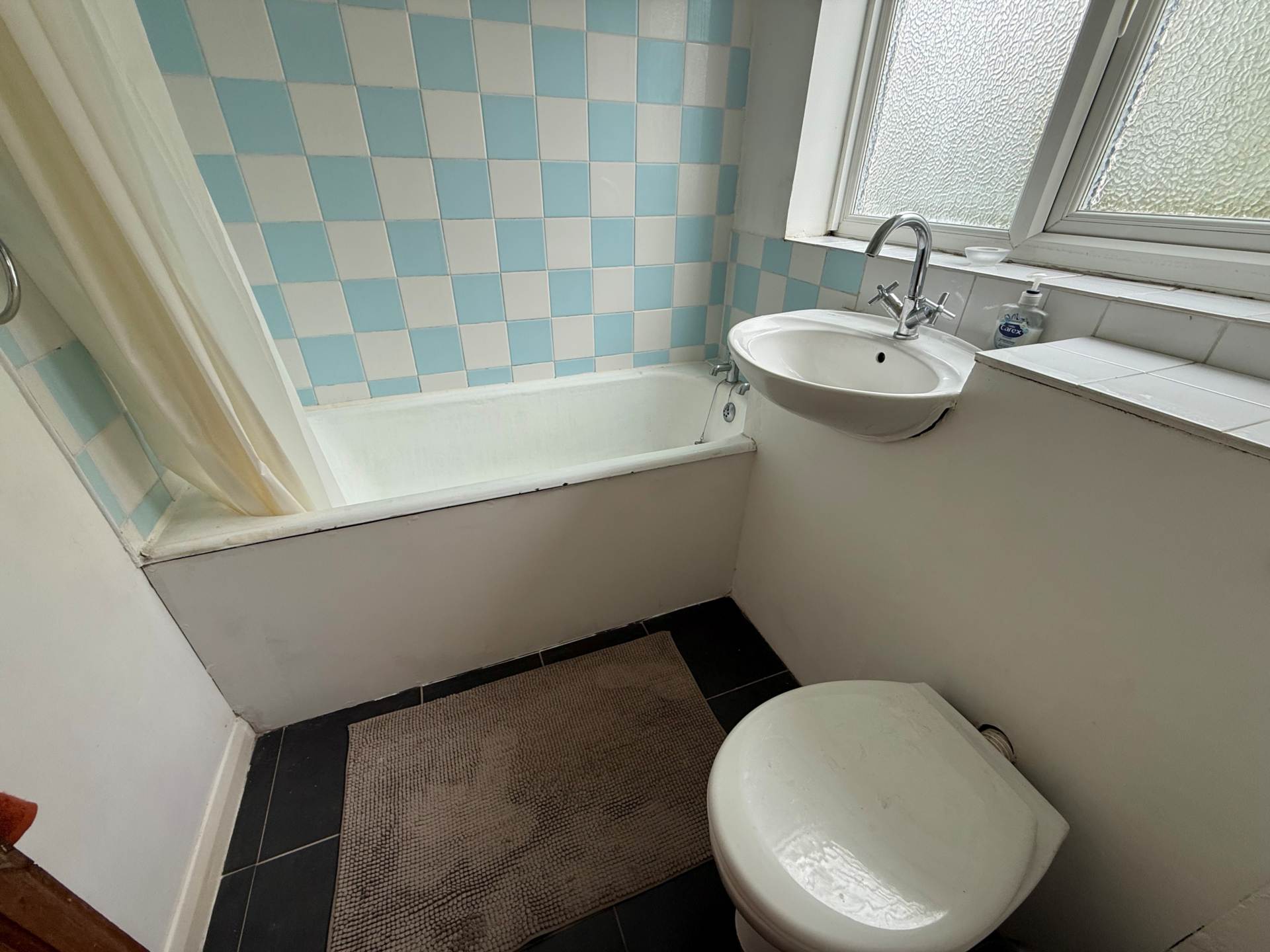 Additional Property Image 2 bedroom Maisonette for sale in London 8