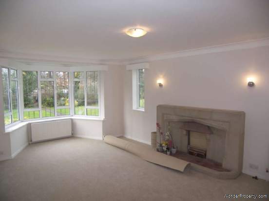 Additional Property Image 2 bedroom Flat to rent in Thames Ditton 2