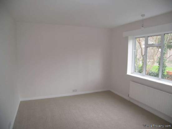 Additional Property Image 2 bedroom Flat to rent in Thames Ditton 4