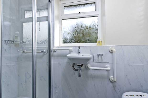 Additional Property Image 4 bedroom Semi Detached to rent in Thames Ditton 6