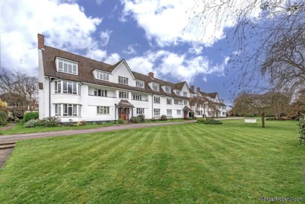 Additional Property Image 2 bedroom Flat for sale in Thames Ditton 2