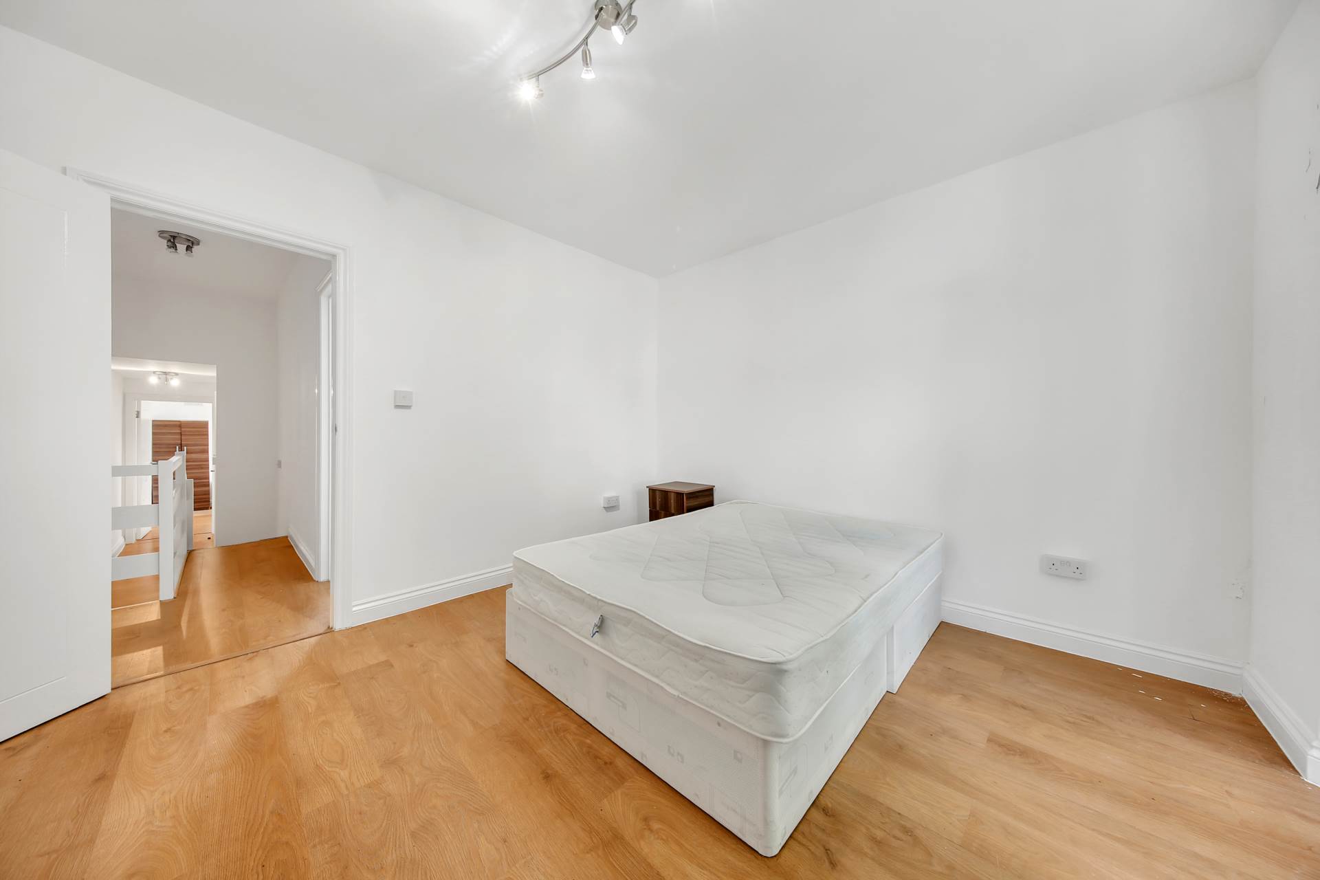 Additional Property Image 3 bedroom House for sale in London 19