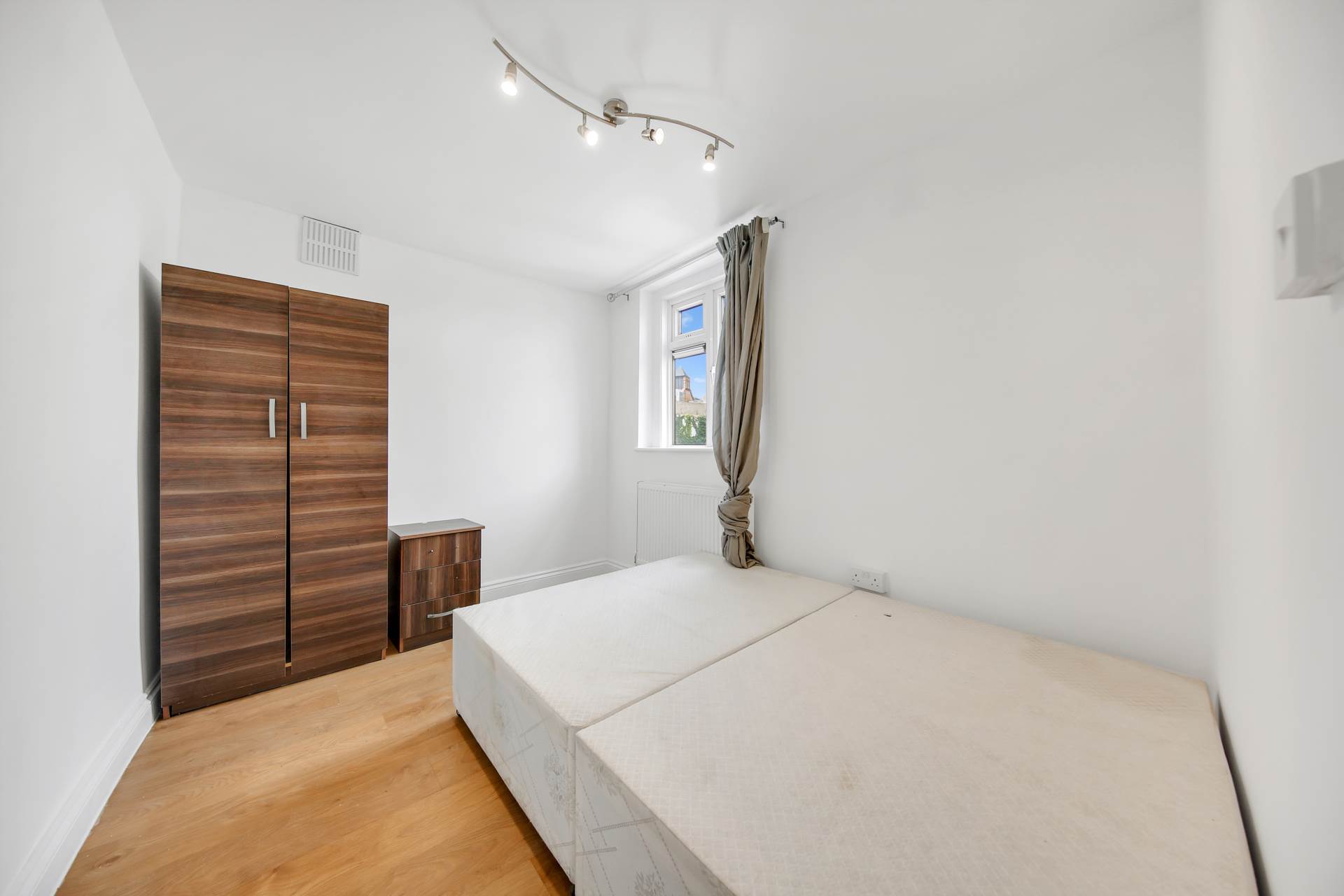 Additional Property Image 3 bedroom House for sale in London 21