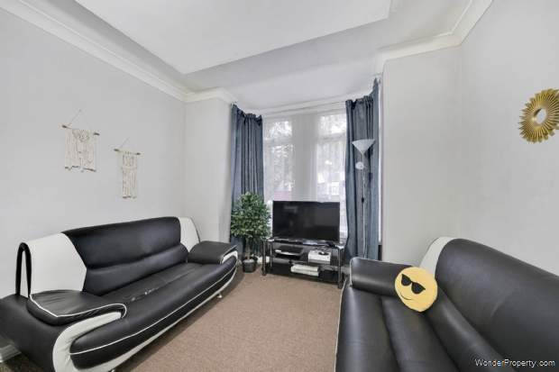 Additional Property Image 2 bedroom Flat for sale in London 3