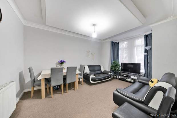 Additional Property Image 2 bedroom Flat for sale in London 4