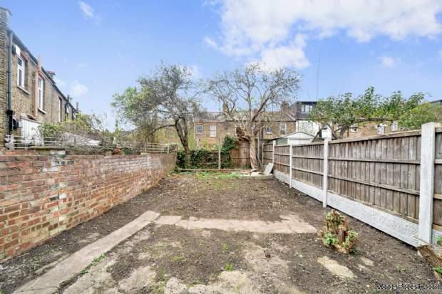 Additional Property Image 2 bedroom Flat for sale in London 13