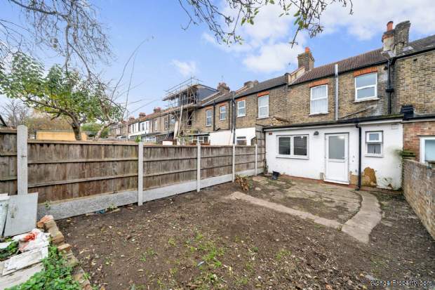 Additional Property Image 2 bedroom Flat for sale in London 14
