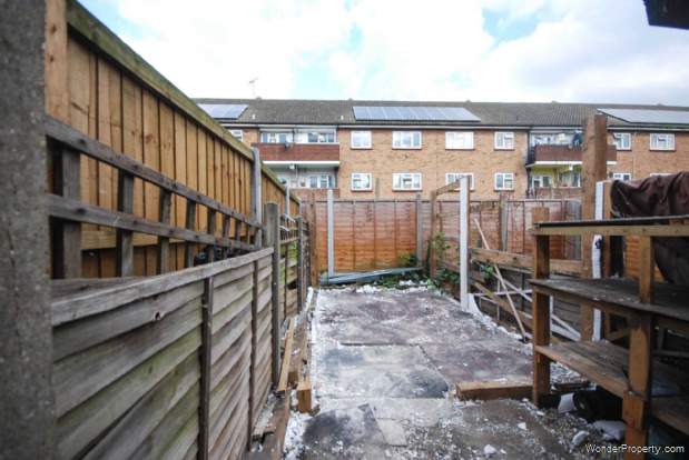 Additional Property Image 2 bedroom Flat for sale in London 9