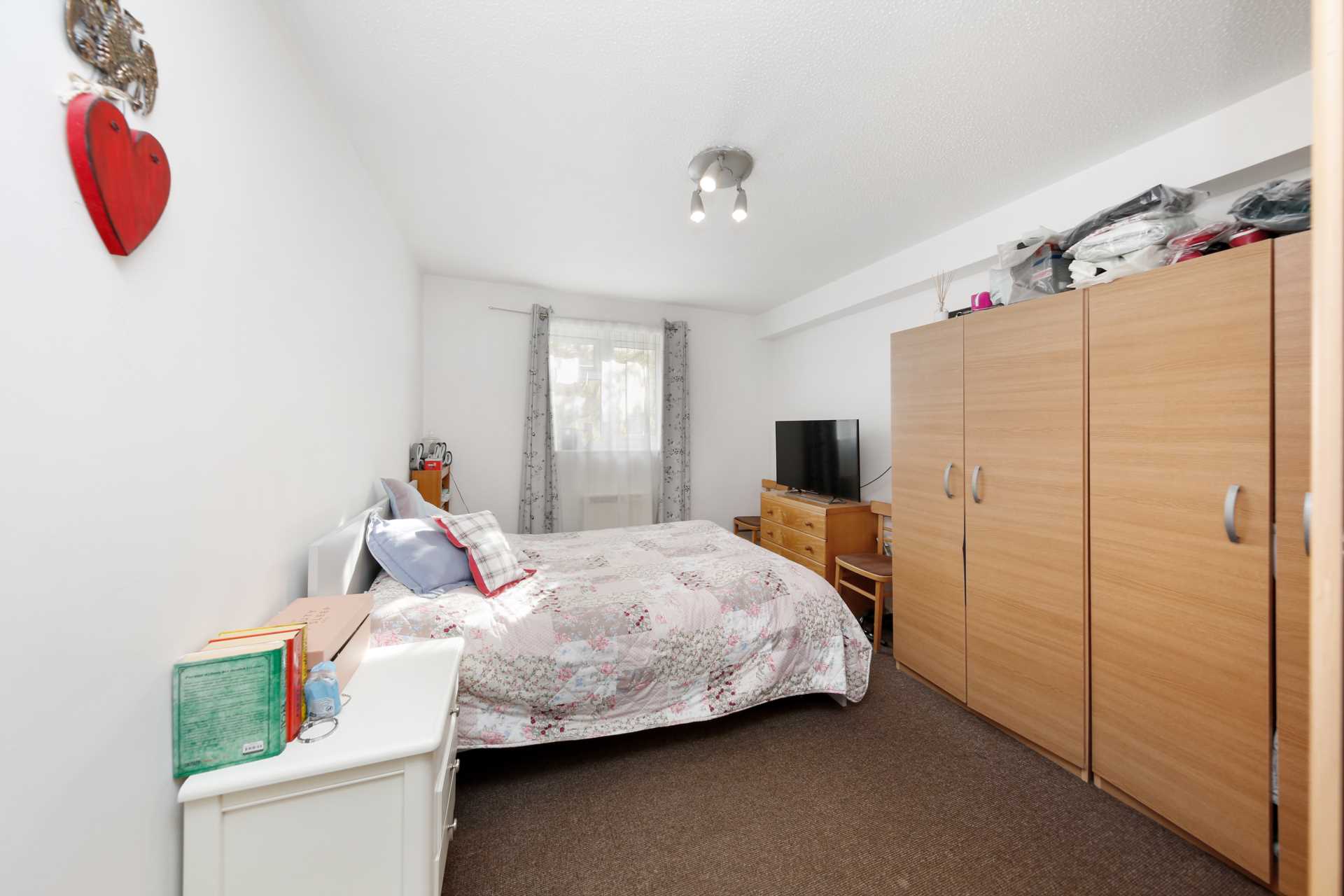 Additional Property Image 1 bedroom Flat for sale in London 8