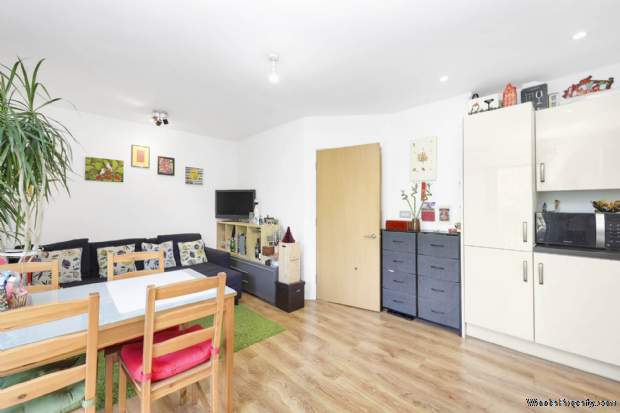 Additional Property Image 2 bedroom Flat for sale in London 4