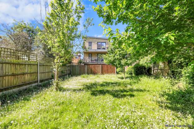 Additional Property Image 2 bedroom Flat for sale in London 16