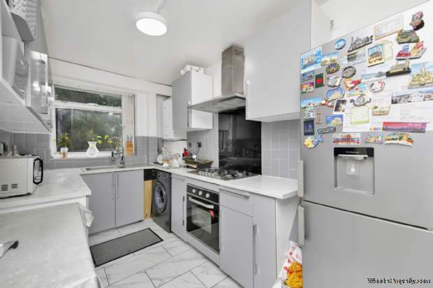 Additional Property Image 2 bedroom Flat for sale in London 15