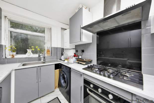 Additional Property Image 2 bedroom Flat for sale in London 16