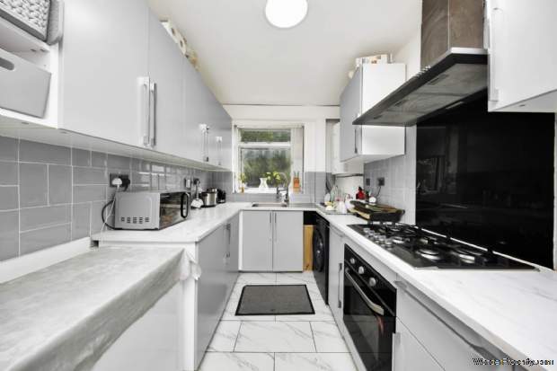 Additional Property Image 2 bedroom Flat for sale in London 18