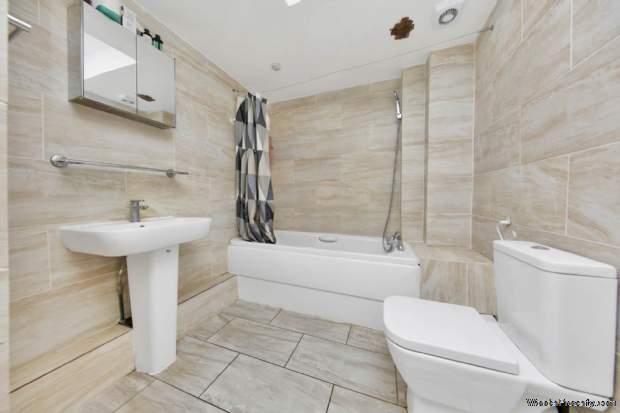 Additional Property Image 2 bedroom Flat for sale in London 9
