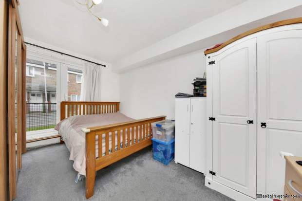 Additional Property Image 2 bedroom Flat for sale in London 13